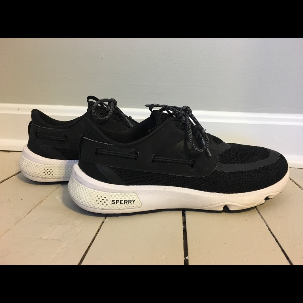 Speedy Tennis Shoes